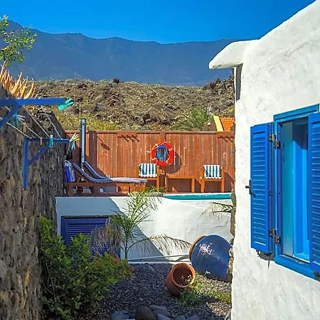 Juan Villa *